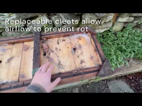 
                  
                    Load and play video in Gallery viewer, Nature&amp;#39;s Nook Cedar Planter
                  
                